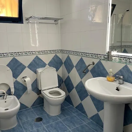 Beautiful Sea View Close To With Pool *