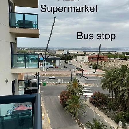 Beautiful Sea View Close To With Pool *